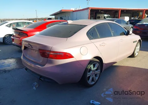 2018 Jaguar Xe 25T Prestige из США, поврежденный, VIN SAJAK4FX4JCP35415